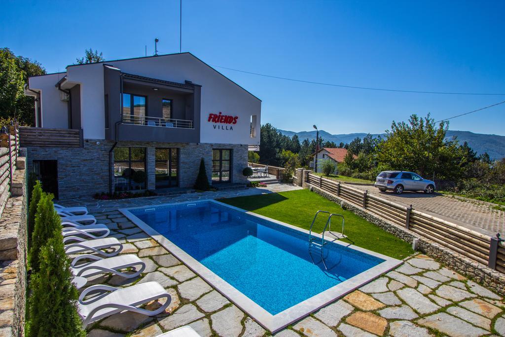 Enchets Family Hotel Friends Villa מראה חיצוני תמונה