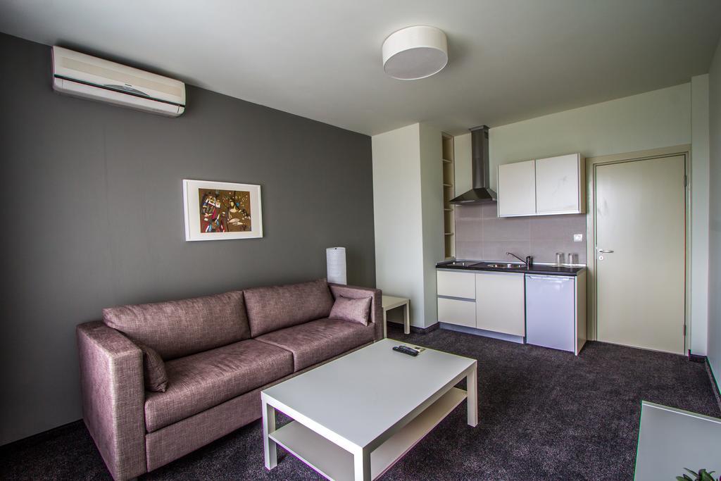 Enchets Family Hotel Friends Villa חדר תמונה