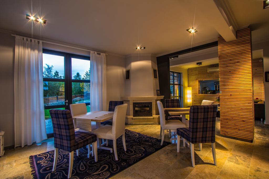 Enchets Family Hotel Friends Villa מראה חיצוני תמונה