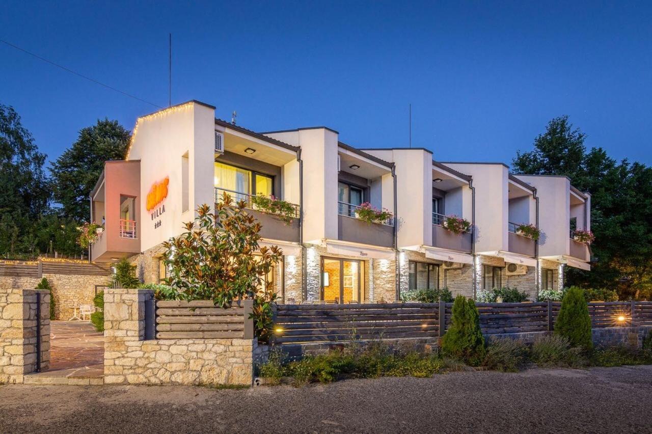 Enchets Family Hotel Friends Villa מראה חיצוני תמונה